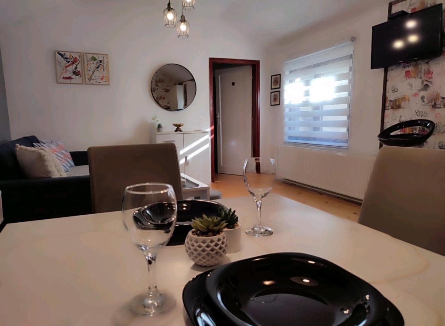 Kum Apartment Ниш Номер фото